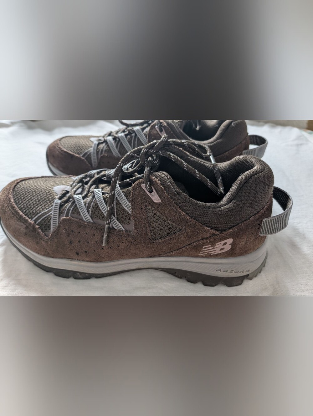 New Balance 669 v2 Women's Brown Suede Walking Hiking Shoes WW669LC2, Size 8 B